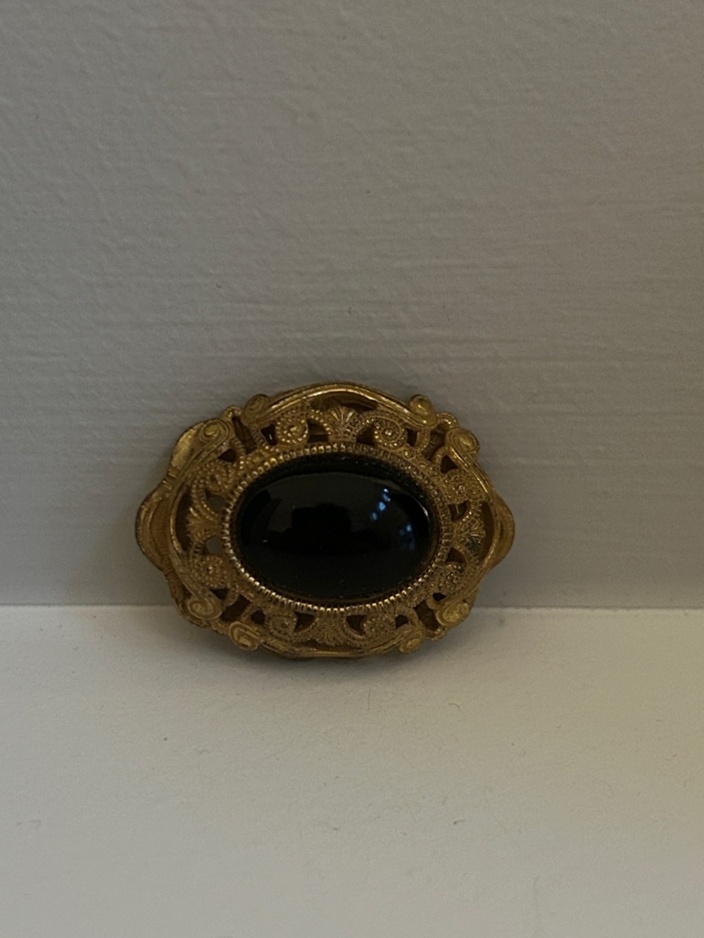 Miriam Haskell Filigree Brooch with Black Oval Cabochon - Picture 4 of 5